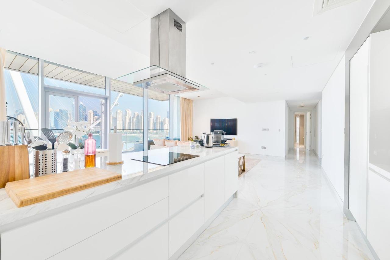 Luxury 2 Bedroom Beachfront Apt W Stunning Sea View 두바이 외부 사진