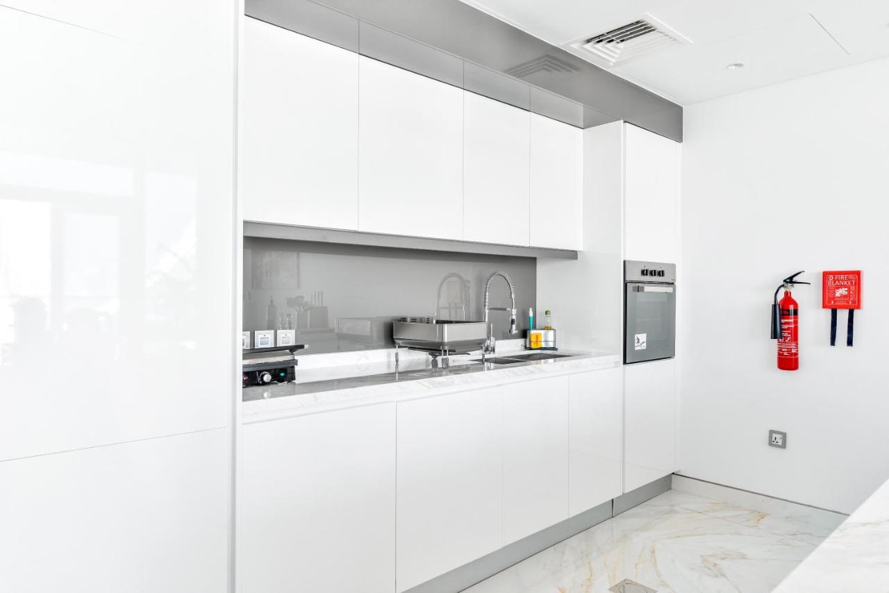 Luxury 2 Bedroom Beachfront Apt W Stunning Sea View 두바이 외부 사진