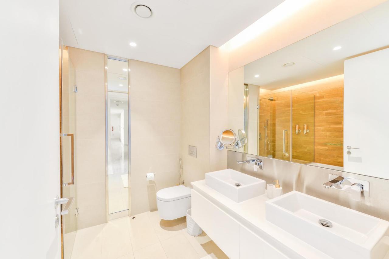 Luxury 2 Bedroom Beachfront Apt W Stunning Sea View 두바이 외부 사진